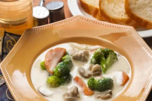 Chicken Florentine Soup in a Bowl